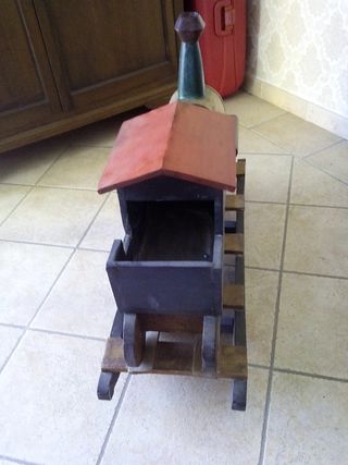 Trenino a dondolo in legno