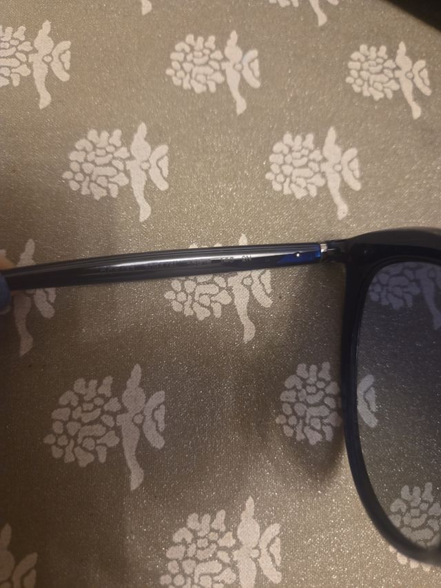 Occhiali Dolce&Gabbana blu lente sinistra rovinata