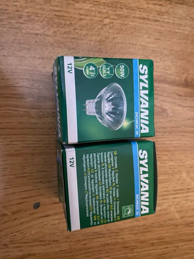 40 Focos halógenos 3x50W + 2 LED