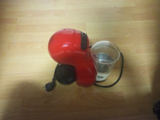 Cafetera Dolce Gusto roja