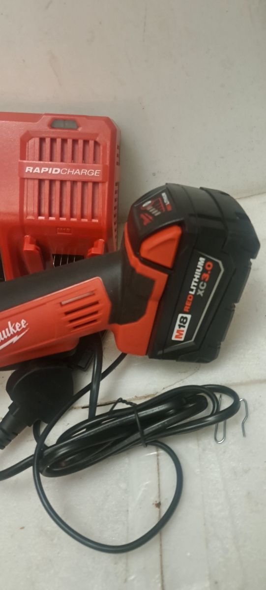 Amoladora Milwaukee M18 3.0Ah