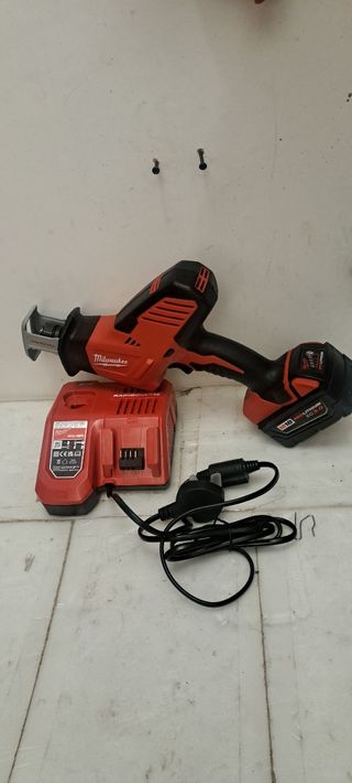 Sierra sable Milwaukee M18