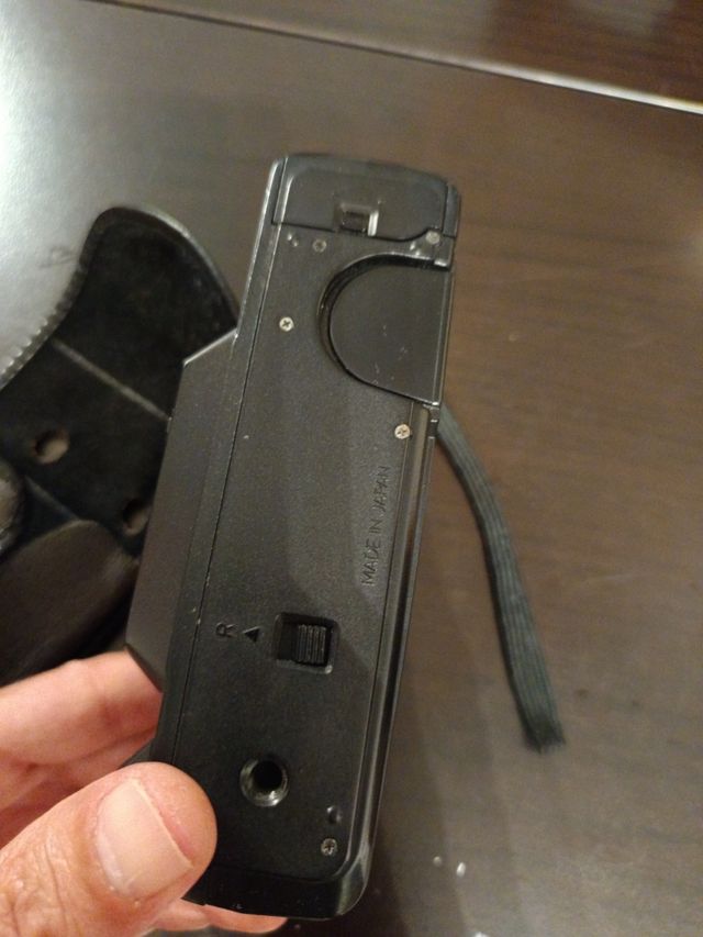 Hanimex AF 35: ¡Cámara para reparar!