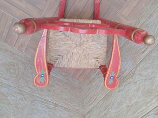 Butaca mecedora infantil roja