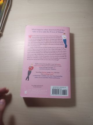 Red, White & Royal Blue: A Novel