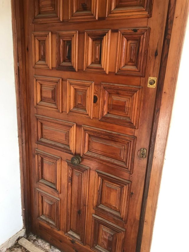 Puerta calle exterior