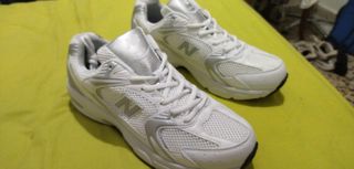 Zapatillas New Balance 530 - Blancas y Plateadas