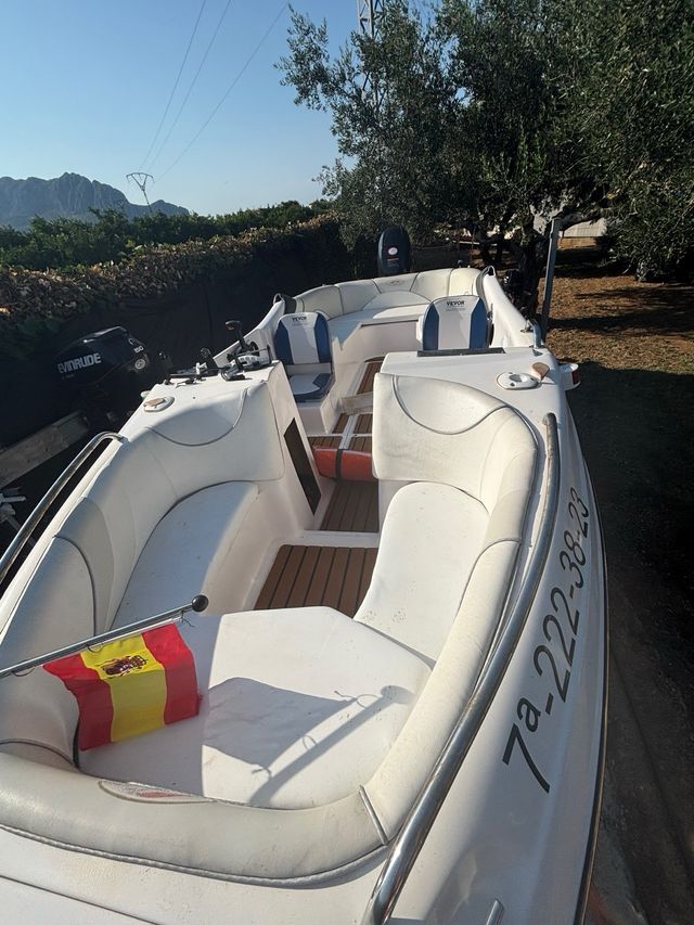 Embarcación Sea Ray