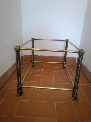 Mesa centro cristal dorada