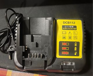 Cargador baterías DCB112 10.8V-18V