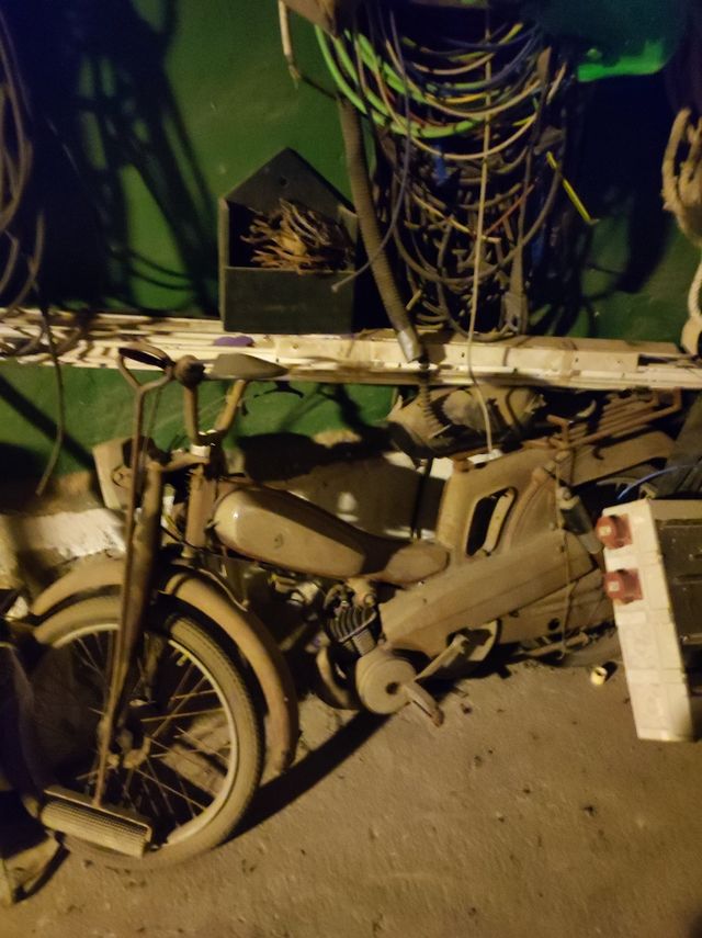 Mobilete antigua en muí buen estado 

