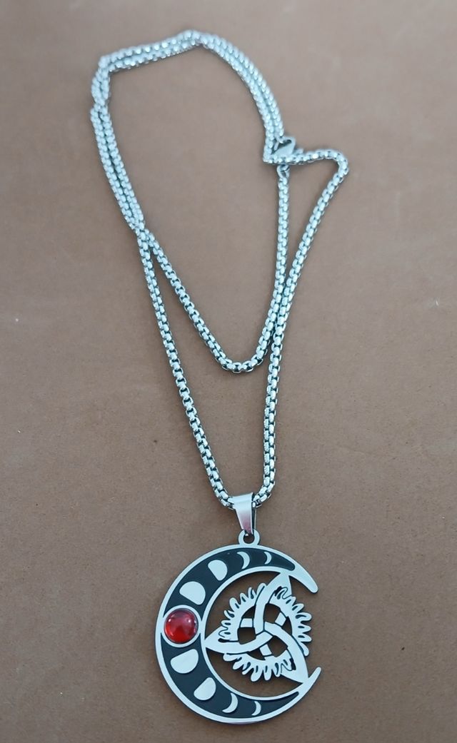 Colgante Luna-Nudo Celta de acero.Unisex