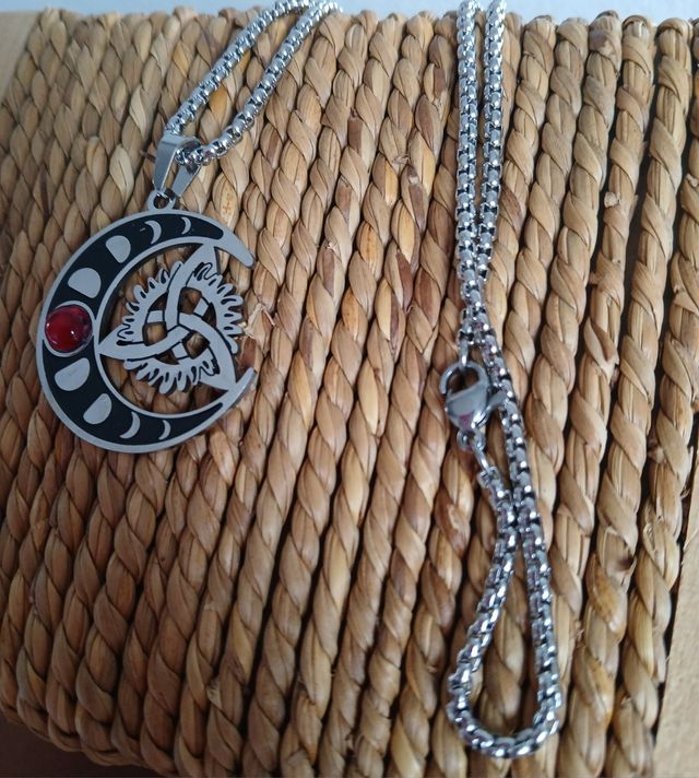 Colgante Luna-Nudo Celta de acero.Unisex