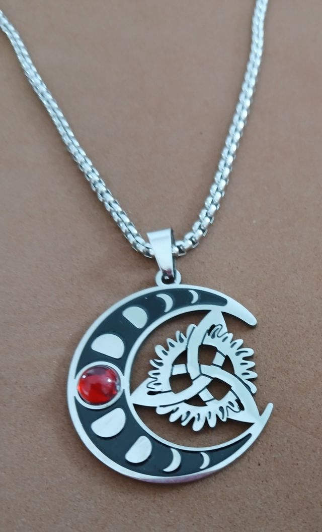 Colgante Luna-Nudo Celta de acero.Unisex