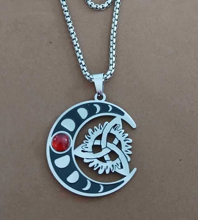 Colgante Luna-Nudo Celta de acero.Unisex