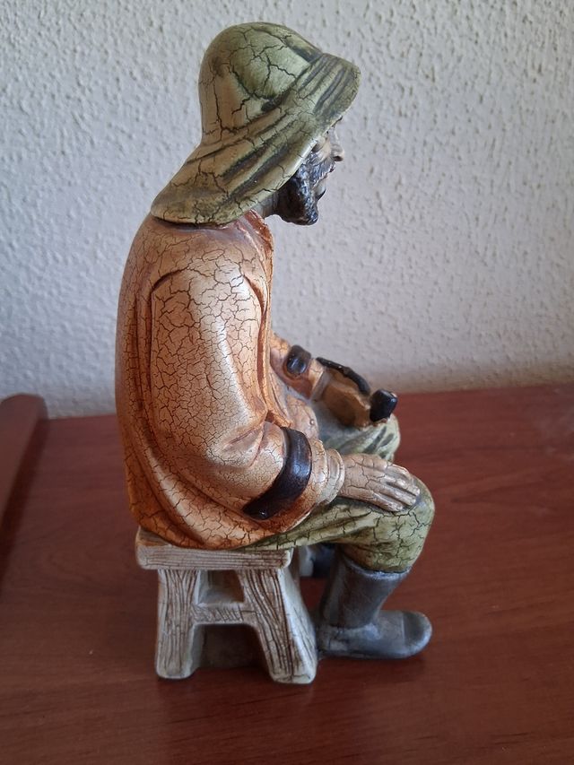 Figura pescador cerámica