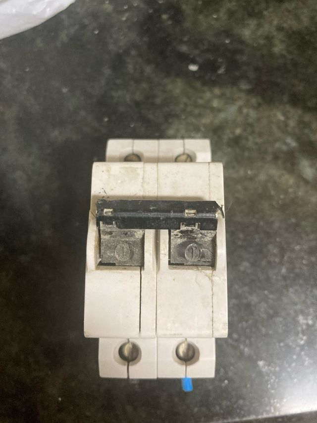 marerial electrico Hager SB125 + Contactor ES 263B