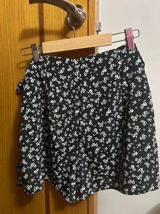 Falda pantalón negra floral Tiffosi