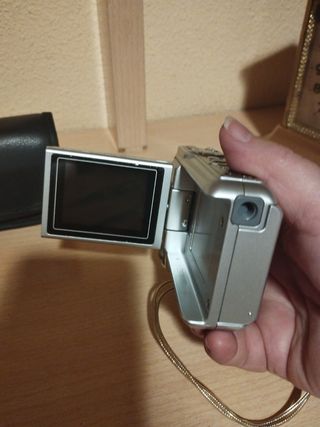 Cámara video Airis - Plata