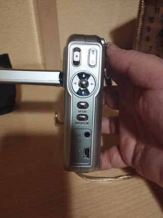 Cámara video Airis - Plata