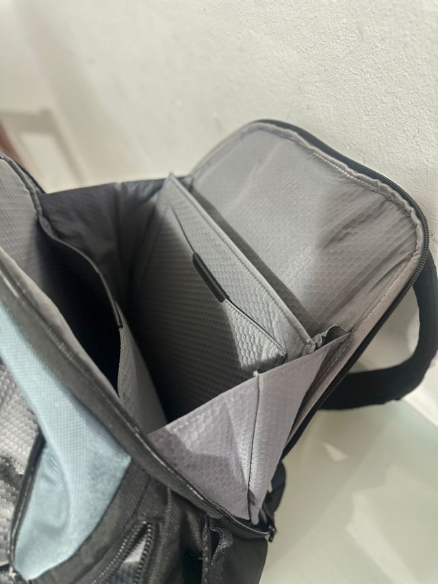 Mochila Tumi - Negra y azul flojo