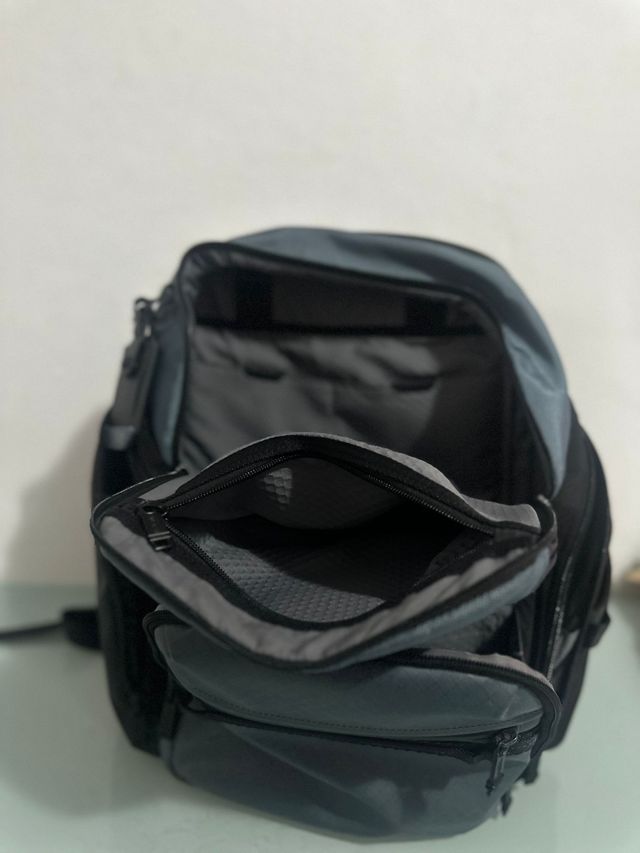 Mochila Tumi - Negra y azul flojo