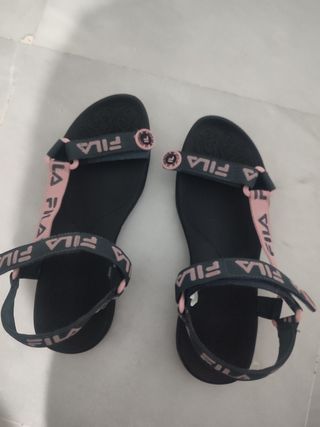 Sandalias Fila mujer - negras y rosas