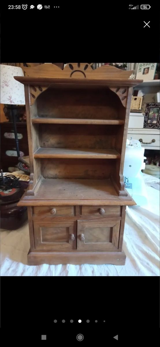 Credenza rustica in miniatura