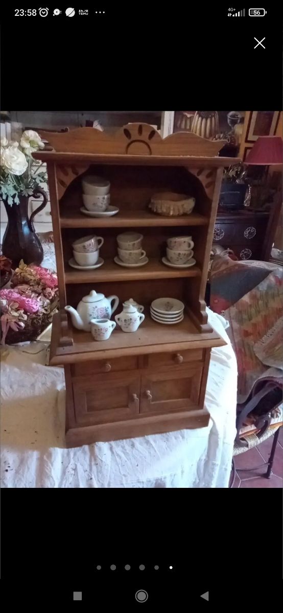 Credenza rustica in miniatura