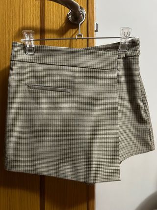 Shorts Falda cuadros Stradivarius