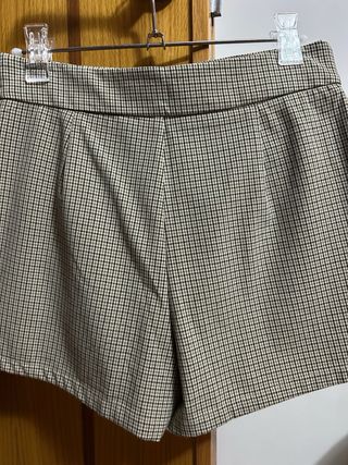Shorts Falda cuadros Stradivarius
