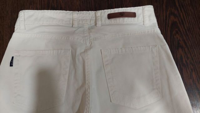 Pantalones blancos hombre.