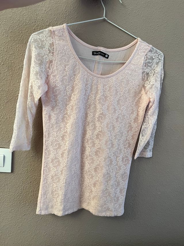 Blusa rosa encaje años 2000