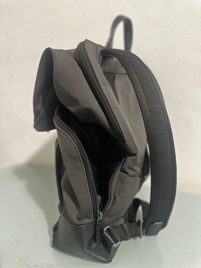 Mochila Tumi negra