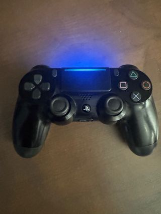 PS4 (PlayStation 4) + 2 juegos