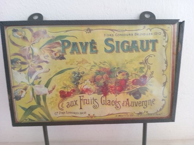 Colgadores vintage con diseño de jabones antiguos