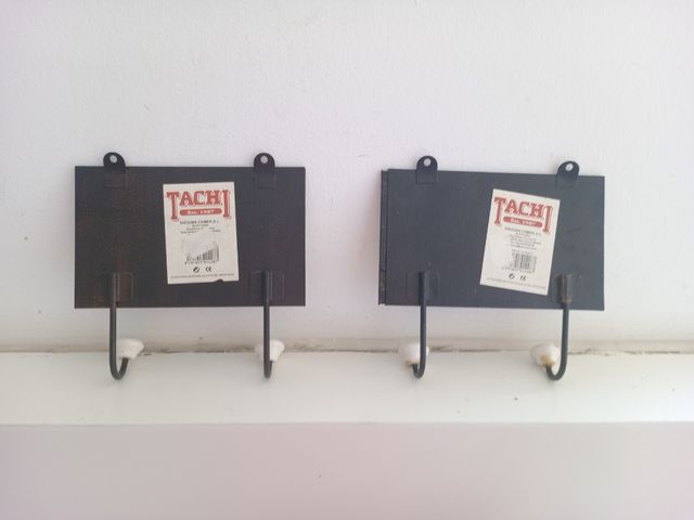 Colgadores vintage con diseño de jabones antiguos