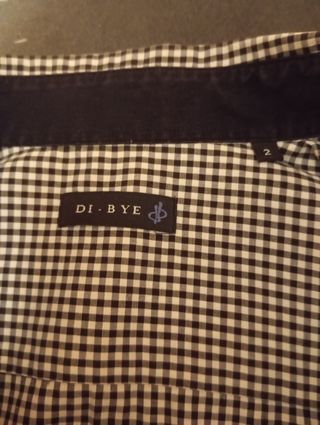 Camisa DI.BYE cuadros blanco-negro, con bolsillo