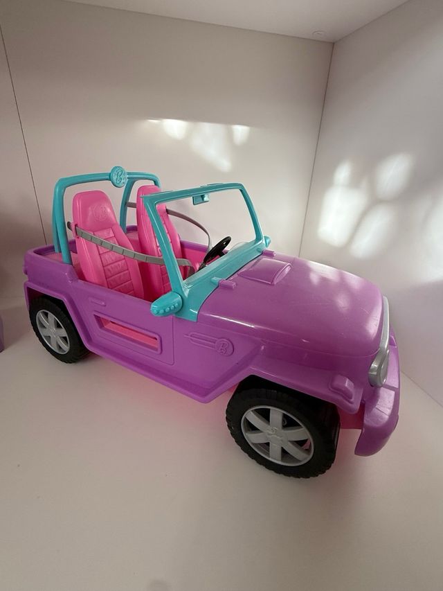 Jeep Barbie descapotable rosa