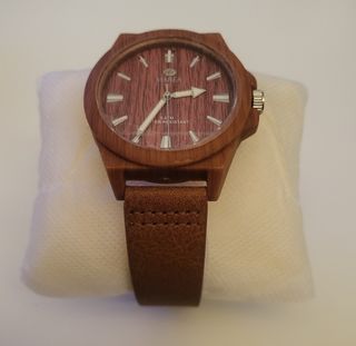 Reloj Marea madera marrón
