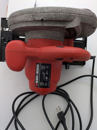Sierra circular Black&Decker KS64 usada