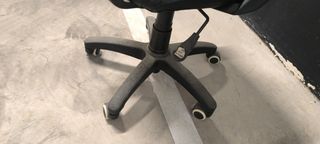Silla oficina giratoria negra