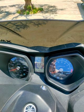 Yamaha X-MAX 400cc-Solo 11.000km
