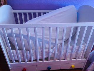 Cuna blanca Ikea con cajones incluye colchon 