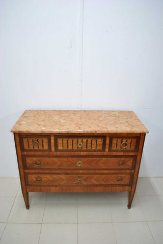Antigua cómoda Luis XVI