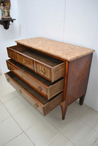 Antigua cómoda Luis XVI