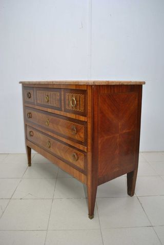 Antigua cómoda Luis XVI