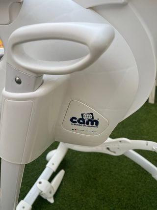 Trona bebé Cam regulable blanca