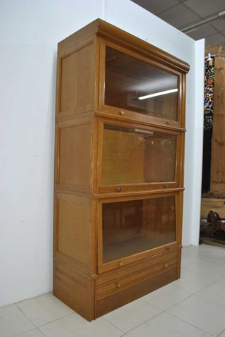 Antigua vitrina globe wernicke de roble