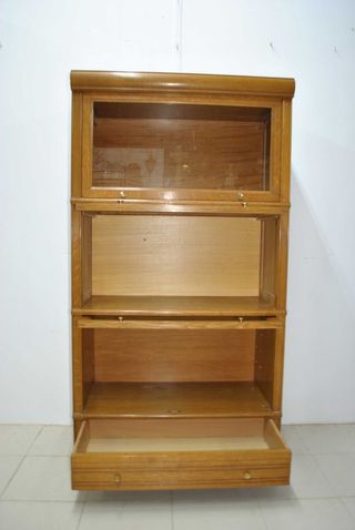 Antigua vitrina globe wernicke de roble